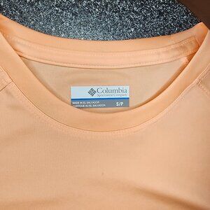 Women's Long-sleeved PFG Columbia t-shirt branding on sleeve activewear